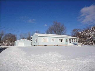 5565 Ridge Rd, Lockport, NY 14094