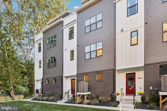 949 Riverplace Dr, Conshohocken, PA 19428