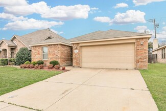 512 Stirrup Bar Dr, Fort Worth, TX 76179