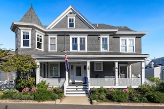 165 Commercial St Unit 4, Provincetown, MA 02657
