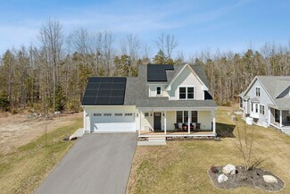 27 Beacon Dr, Brunswick, ME 04011