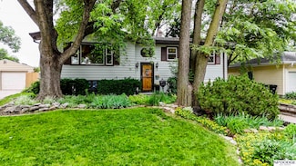 3705 S 75th St, Omaha, NE 68124