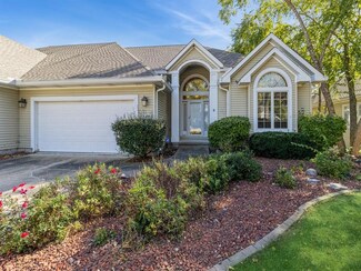 13098 Pinecrest Ln, Clive, IA 50325