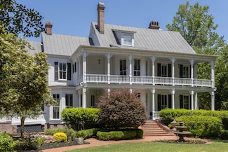 208 Sumter Ave, Summerville, SC 29483