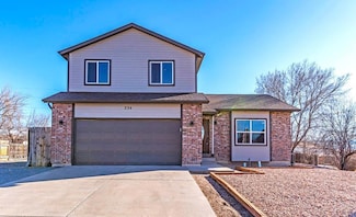 534 W Hook Dr, Pueblo, CO 81007