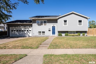 1910 Bellevue Ave, Bettendorf, IA 52722