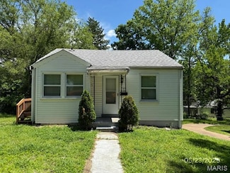 7121 Lamont Dr, Saint Louis, MO 63136