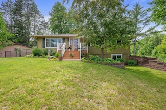 1501 Fraser Dr, Grand Rapids, MN 55744