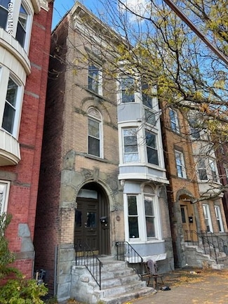 329 3rd St, Troy, NY 12180