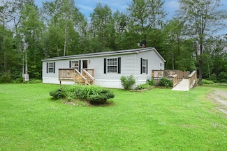 166 Durham Bridge Rd, Newport, ME 04953