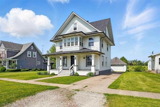 410 S Gilbert St, Keota, IA 52248