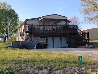 33 Lakeview Ln, Linn Valley, KS 66040