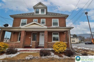 1662 Main St, Hellertown, PA 18055