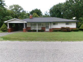 9761 N Holy Cross Rd, Fairview Heights, IL 62208