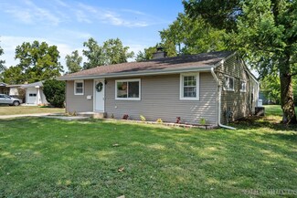 1160 Lebanon St, Aurora, IL 60505
