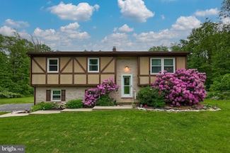 5886 Michele Dr, Narvon, PA 17555