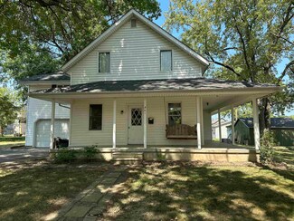 461 E Franklin St, Berne, IN 46711