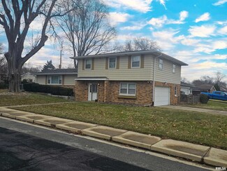 2704 N Lehman Rd, Peoria, IL 61604