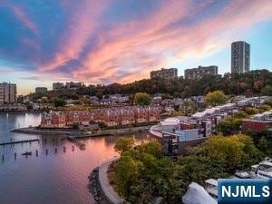 11 Vela Way, Edgewater, NJ 07020