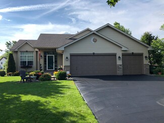7871 Marilyn Dr, Circle Pines, MN 55014
