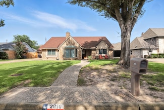 2910 Riata Ln, Houston, TX 77043