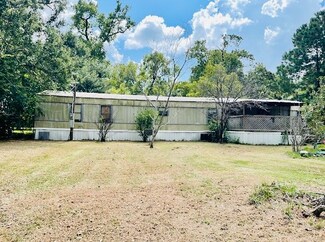 701 W Houston St, Highlands, TX 77562