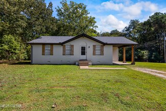 4188 Riverside Dr, Jackson, TN 38301