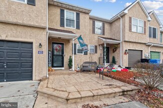 42 Meadow Ct, Sewell, NJ 08080