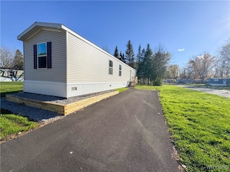 70 Rome Ln, Ontario, NY 14519