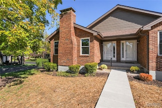 5100 Melitta Dr, Saint Louis, MO 63128