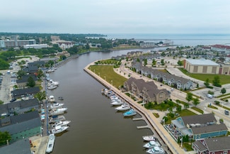 650 S Pier Dr Unit 2, Sheboygan, WI 53081