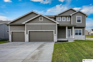 11025 Bearcreek Dr, Papillion, NE 68046
