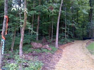 2 Cemetery Ln, Schwenksville, PA 19473