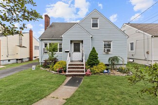 25 Post Blvd, Carteret, NJ 07008