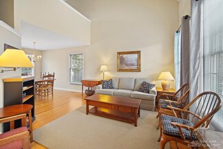 2904 Philadelphia Dr, Ann Arbor, MI 48103