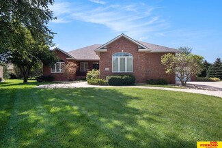 2933 Antler Cir, Fremont, NE 68025