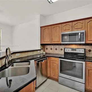 10902 NW 79th St, Miami, FL 33178