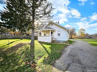 11493 Dexter St, Clio, MI 48420