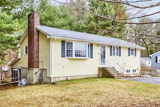 93 Fowler Rd, Lowell, MA 01854