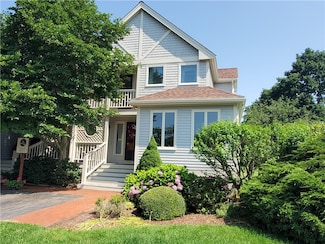 15 Hammersmith Rd Unit 33, Newport, RI 02840
