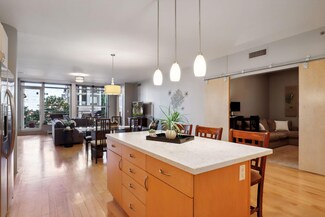 215 10th Ave S Unit 222, Minneapolis, MN 55415