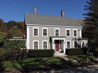 40 Reservoir Dr, Weare, NH 03281