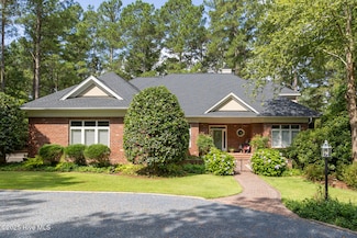 24 Mcmichael Dr, Pinehurst, NC 28374