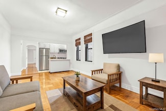 76-66 Austin St Unit 6F, Forest Hills, NY 11375