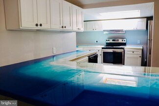3 Jacobs Creek Rd, Ewing, NJ 08628