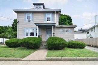 846 Mendon Rd, Woonsocket, RI 02895