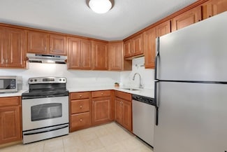 8 9th St Unit 116, Medford, MA 02155