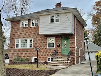 661 Day Ave, Ridgefield, NJ 07657