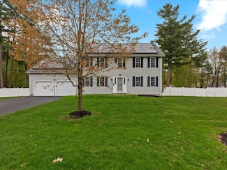85 Pine St, Franklin, MA 02038