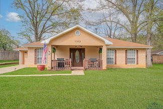 1303 Garner Ln, Longview, TX 75605